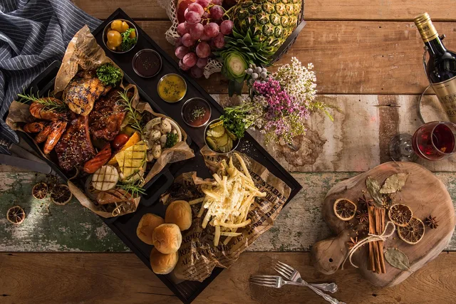 christmas wallpaper, platter, food, starters, meal, feast, dining table, table, eat, delicious food, restaurant, dining, cuisine, catering, buffet, flat lay. Which catering locations actually work for event traffic?