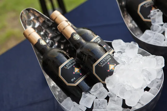 champagne, ice, party, wedding, dinning, dinner, wine, catering, plate, dinning, dinning, dinning, dinning, dinning, catering. Insurance costs for a catering business, coverage by coverage